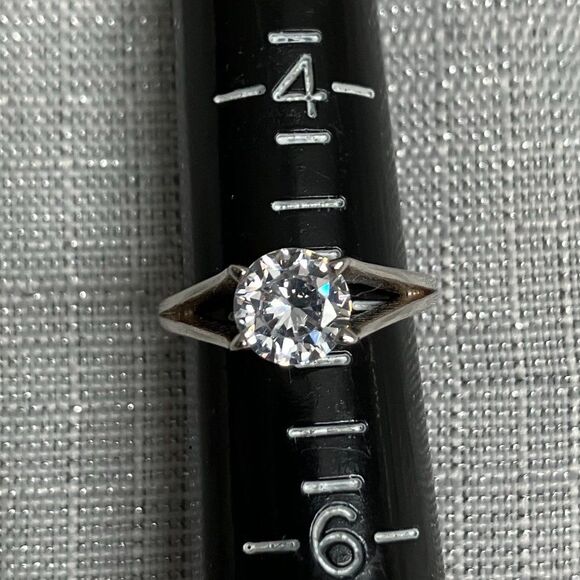 Diamond Supply Co. Jewelry - Stunning Silver and 1 Carat CZ Solitaire Ring Size 5